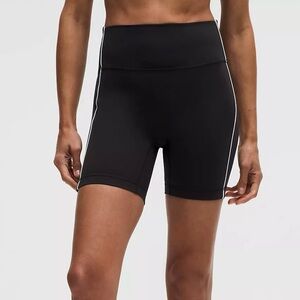 NWT Lululemon Wunder Train No-Line Piped High-Rise Short 6" in Black/Ivory